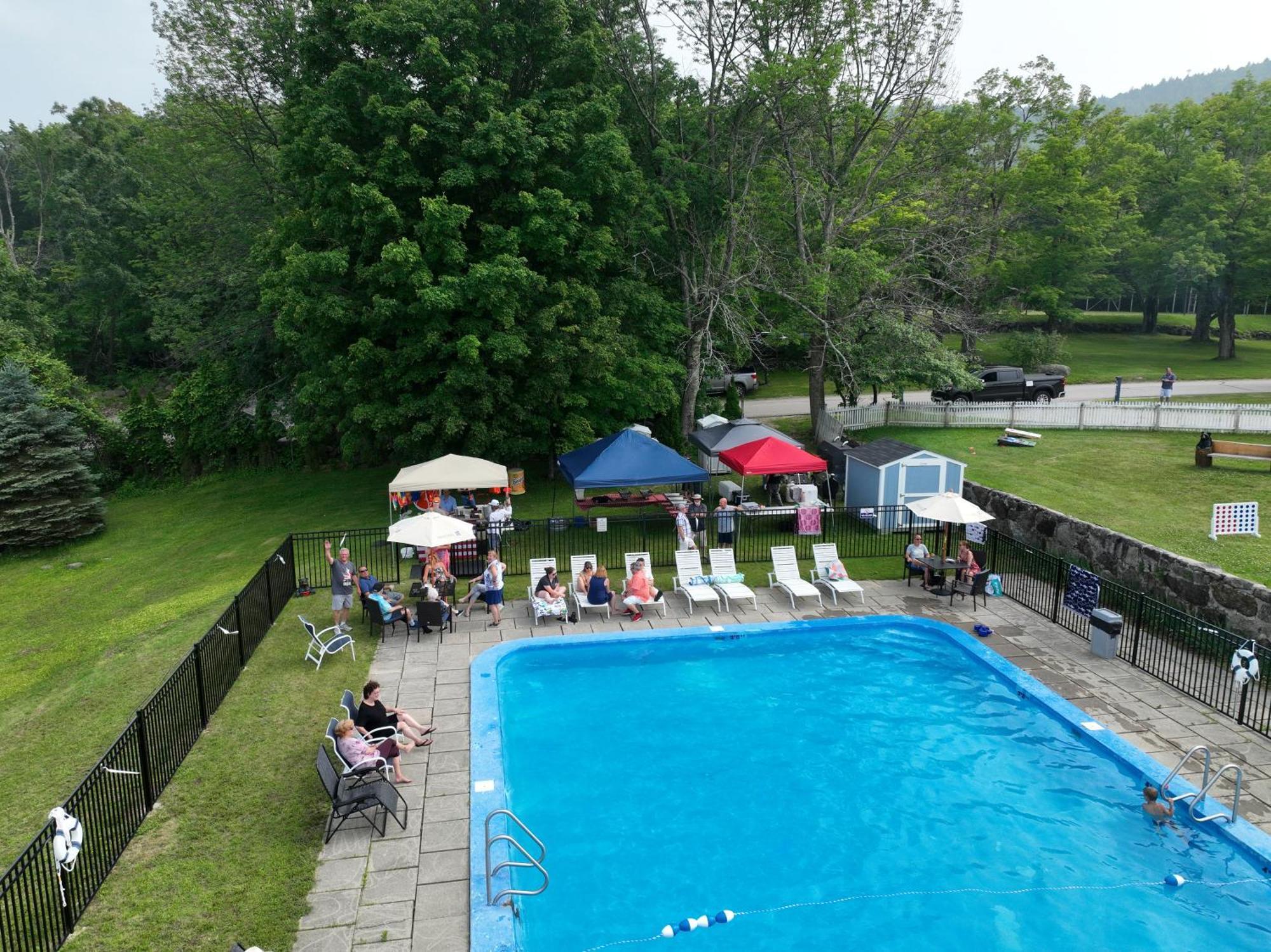 Blue Bear Inn Francestown Esterno foto